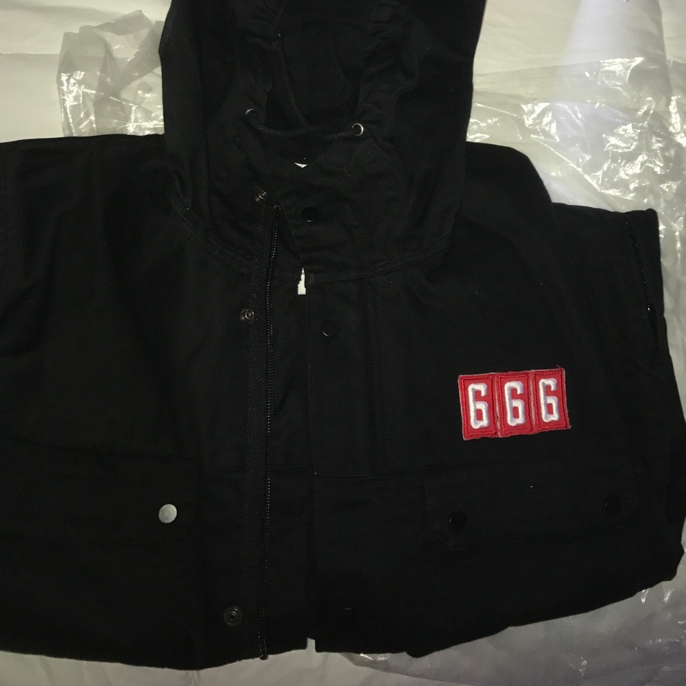 SUPREME LIMITED 666 trench coat